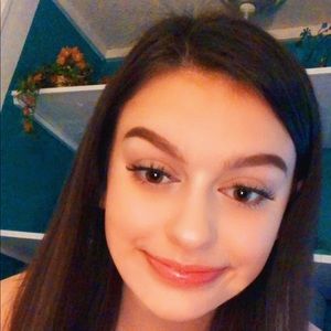 Meet your Posher, Amara